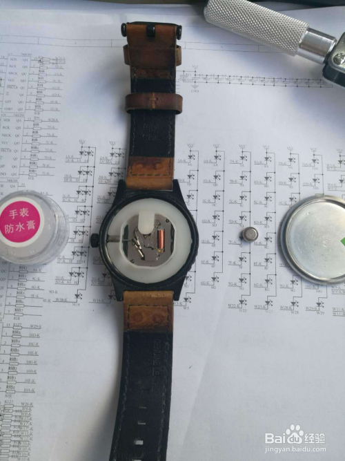 2、如何用电子设备更换手表：如何拆卸手表并更换电池